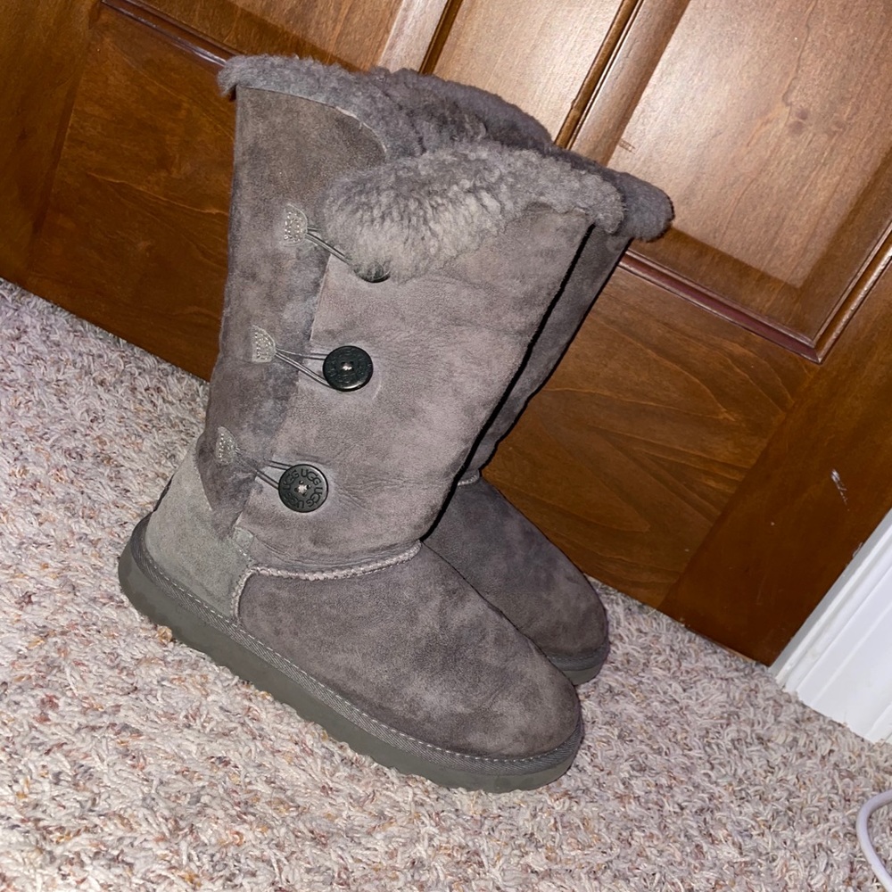 UGGS